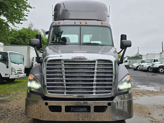 2018 FREIGHTLINER/MERCEDES CASCADIA 125