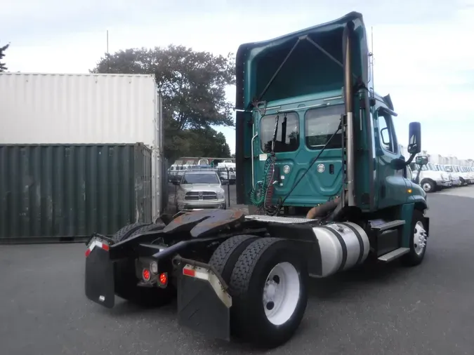 2018 FREIGHTLINER/MERCEDES CASCADIA 125