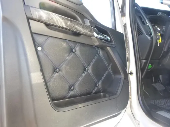 2020 Kenworth W990