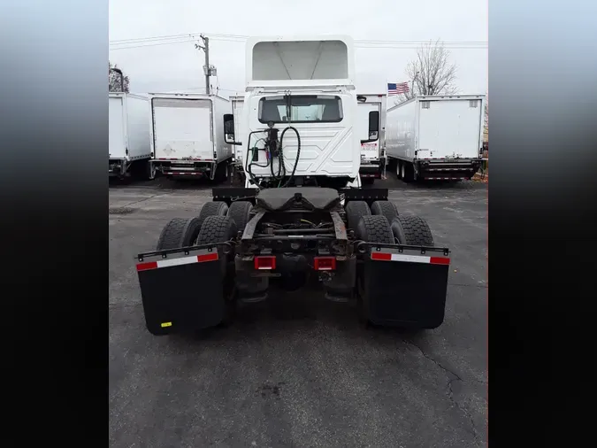 2019 NAVISTAR INTERNATIONAL LT625 DAYCAB T/A