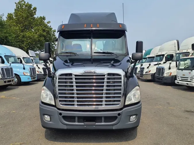 2018 FREIGHTLINER CASCADIA 113
