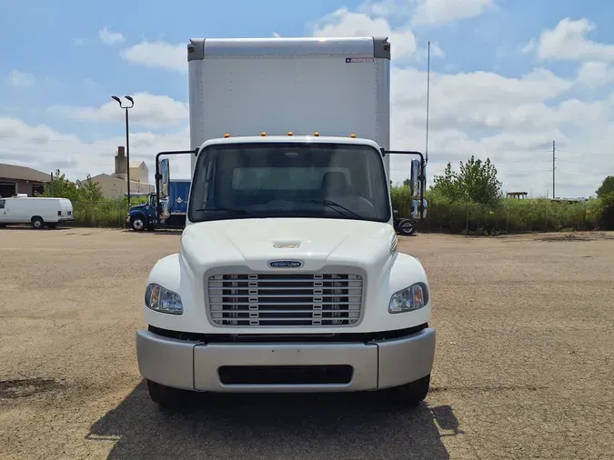 2011 FREIGHTLINER/MERCEDES M2 106