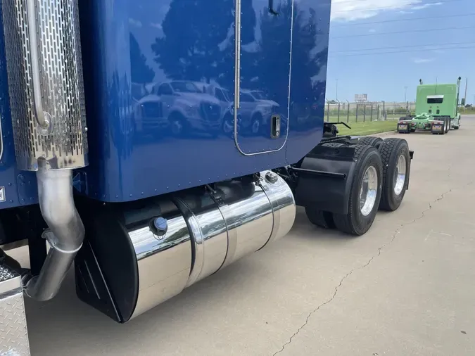 2024 Peterbilt 389