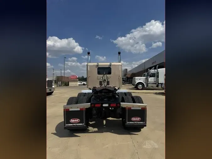 2027 PETERBILT 589