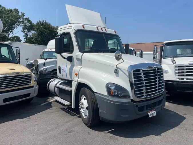 2016 FREIGHTLINER/MERCEDES CASCADIA 125