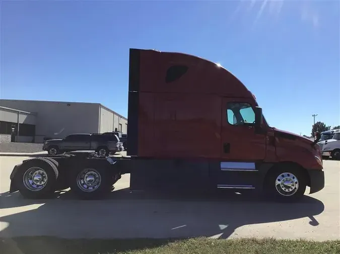 2020 FREIGHTLINER CASCADIA