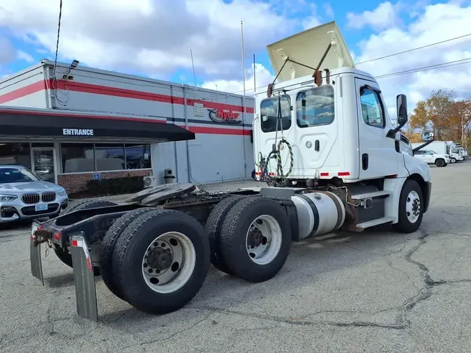 2019 FREIGHTLINER/MERCEDES CASCADIA