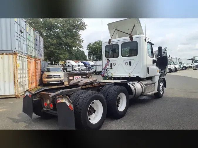 2019 FREIGHTLINER/MERCEDES CASCADIA 125ace863cc3ec713eab34bb3c948108461