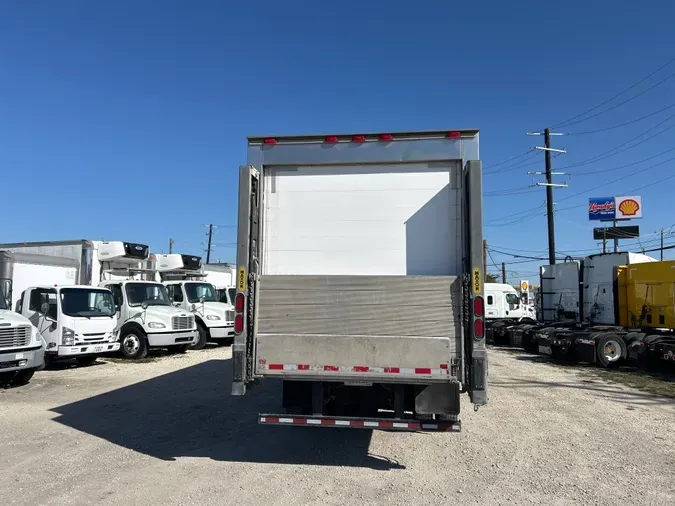 2018 FREIGHTLINER/MERCEDES M2 106