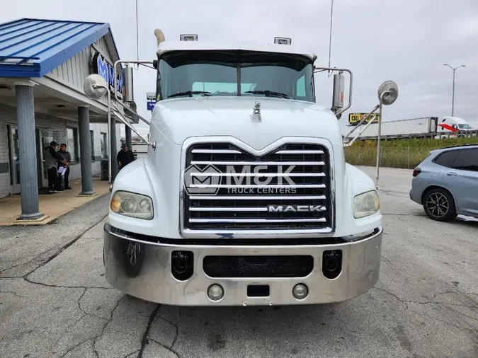 2017 MACK CXU613