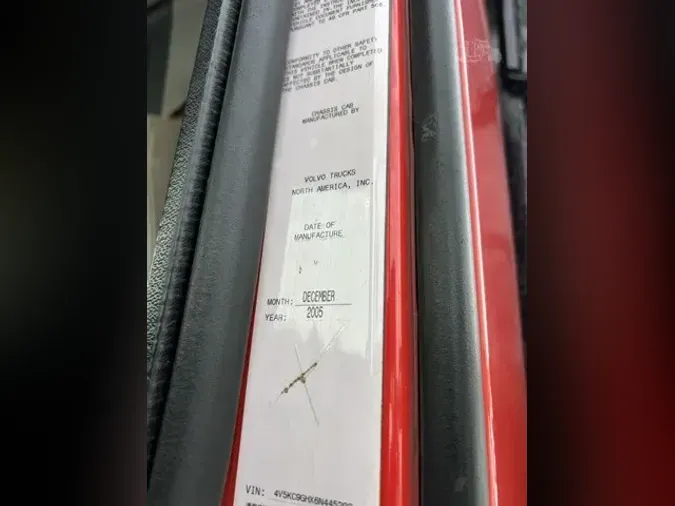 2005 VOLVO VHD84B200acef579333d04604191391e9fd7ce334