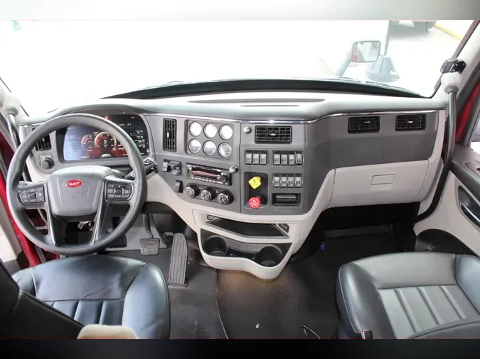 2023 Peterbilt 579