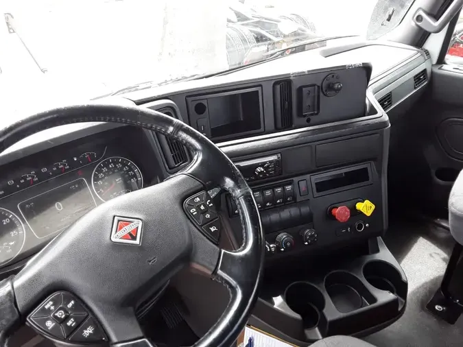 2020 NAVISTAR INTERNATIONAL RH613 DAYCAB S/A