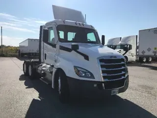 2020 FREIGHTLINER T12664ST