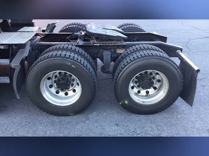 2022 Freightliner Cascadia 126acf706451eb2ca23f115739272a8c9b1