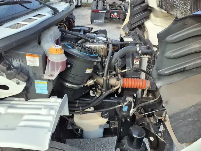 2019 FREIGHTLINER M2 106