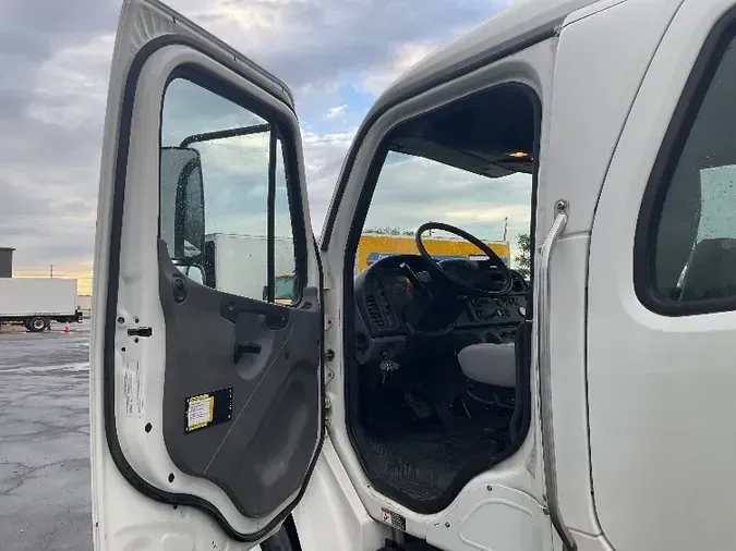 2017 Freightliner M2