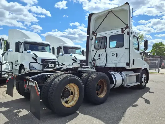 2019 FREIGHTLINER NEW CASCADIA 116