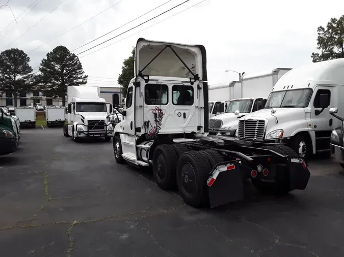 2019 FREIGHTLINER CASCADIA 125