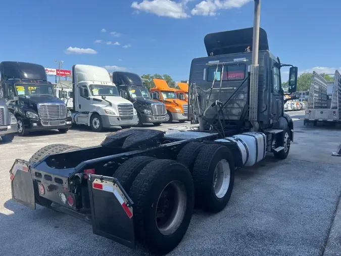 2019 VOLVO VNL64T-300