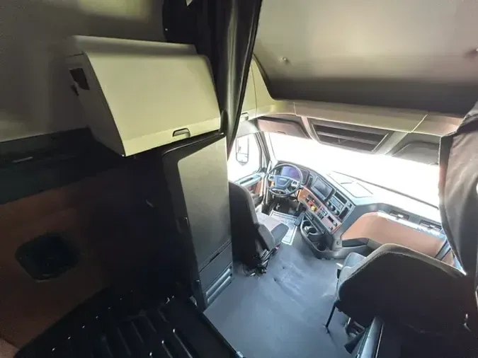 2022 FREIGHTLINER CASCADIA