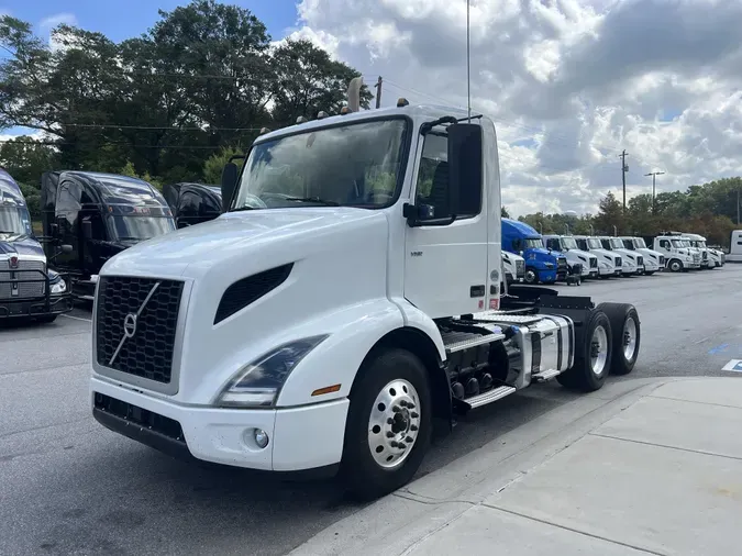 2020 Volvo VNR64T300