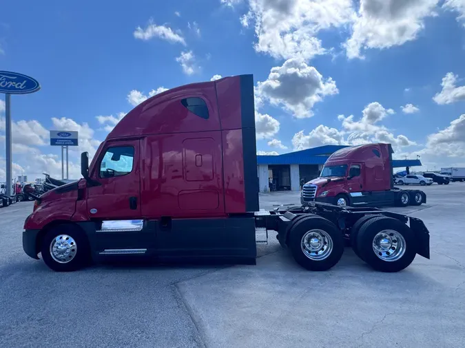 2020 FREIGHTLINER CASCADIA 126