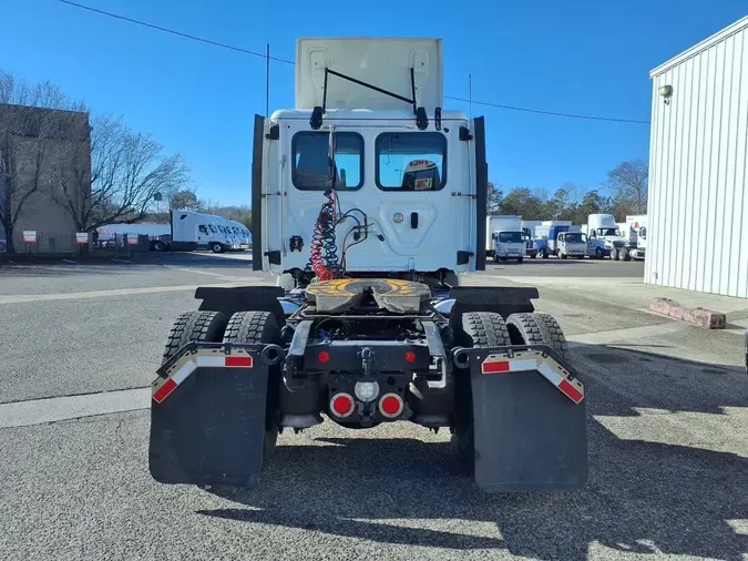 2020 FREIGHTLINER/MERCEDES NEW CASCADIA 116ad12dba624c08800c701abe7d9e966dc