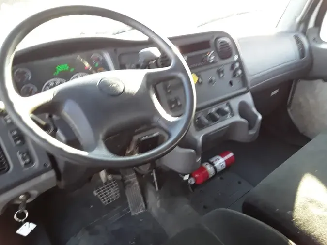 2018 FREIGHTLINER/MERCEDES M2 106