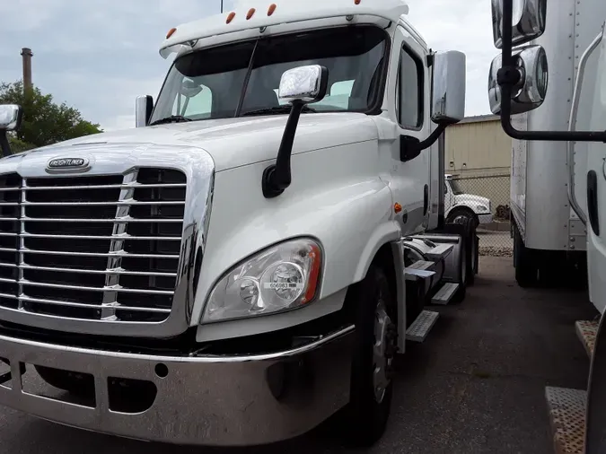 2016 FREIGHTLINER/MERCEDES CASCADIA 125ad13329b3416462e33dc7ddffdfad85d