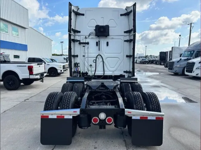 2023 Freightliner Cascadia 126