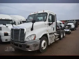 2011 FREIGHTLINER CASCADIA 125