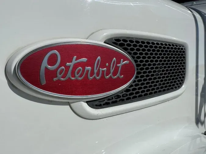 2020 Peterbilt 337ad1c0a135284f16831d87323723e069c