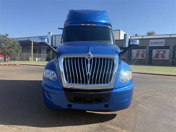 2021 INTERNATIONAL LT