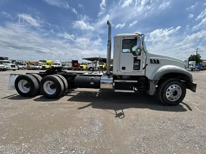 2014 MACK GRANITE GU713