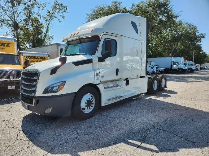 2019 Freightliner T12664ST