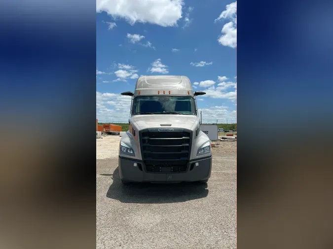 2025 Freightliner Cascadia 126