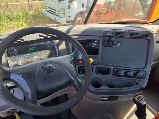 2018 FREIGHTLINER CASCADIA 113