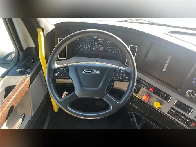 2021 FREIGHTLINER CA126