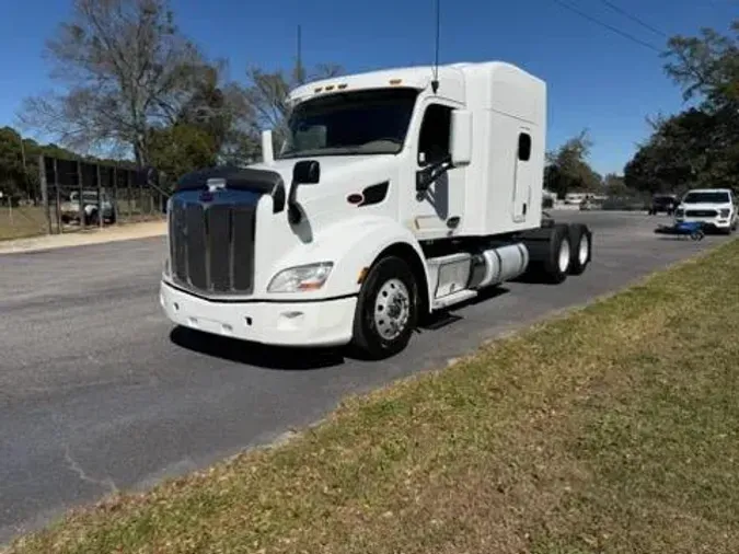 2022 Peterbilt 579ad2cbc5b89bdb1e83dd5256d96b26e3b