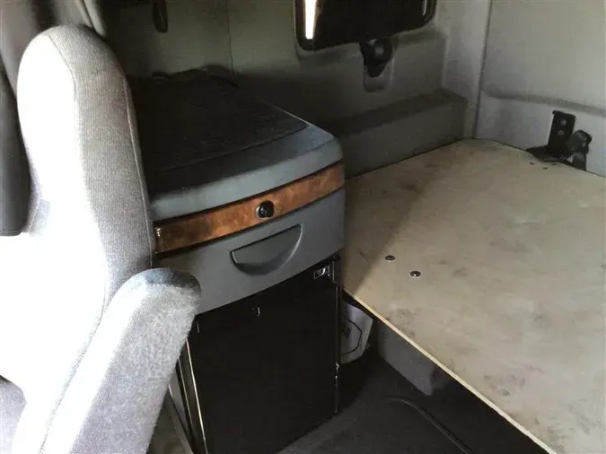 2020 INTERNATIONAL LT