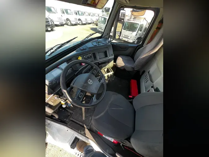 2018 VOLVO VNL64T-300