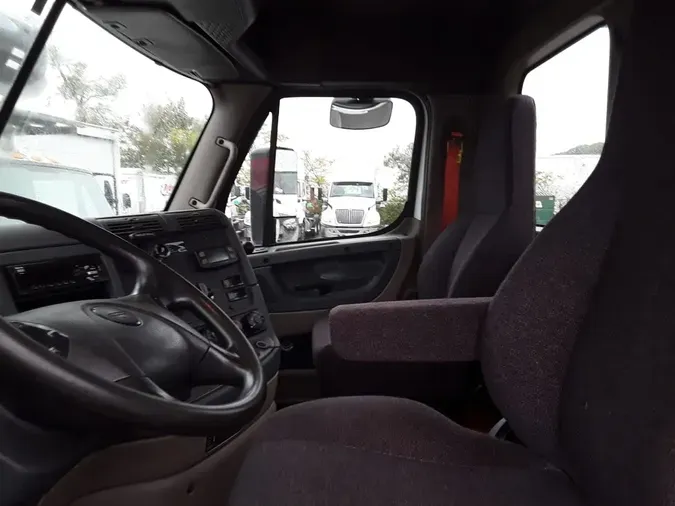 2019 FREIGHTLINER/MERCEDES CASCADIA 125