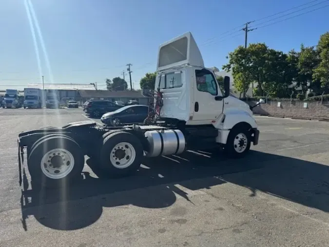 2019 NAVISTAR INTERNATIONAL LT625 DAYCAB T/A