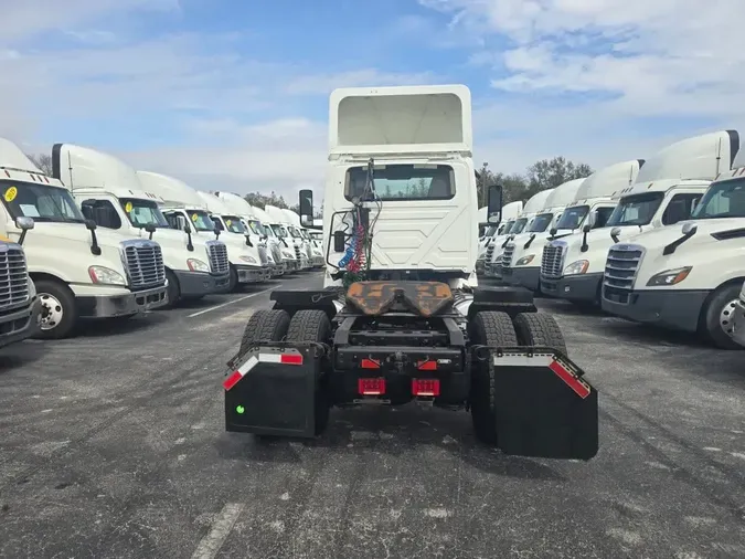 2019 NAVISTAR INTERNATIONAL RH613 DAYCAB S/A