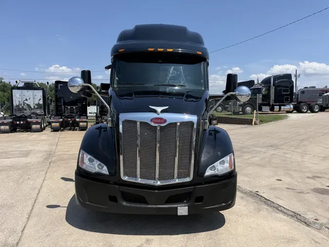 2022 Peterbilt 579ad36484f684526f704a5a84e5d5863ee