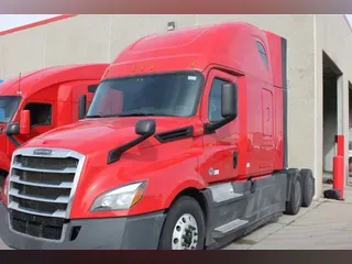 2021 FREIGHTLINER Cascadia 126