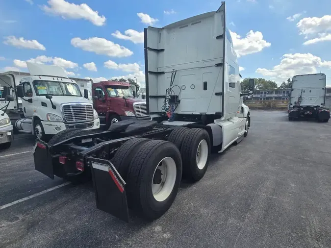 2020 NAVISTAR INTERNATIONAL LT625 SLPR CAB