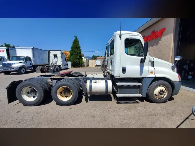 2014 FREIGHTLINER/MERCEDES CASCADIA 125