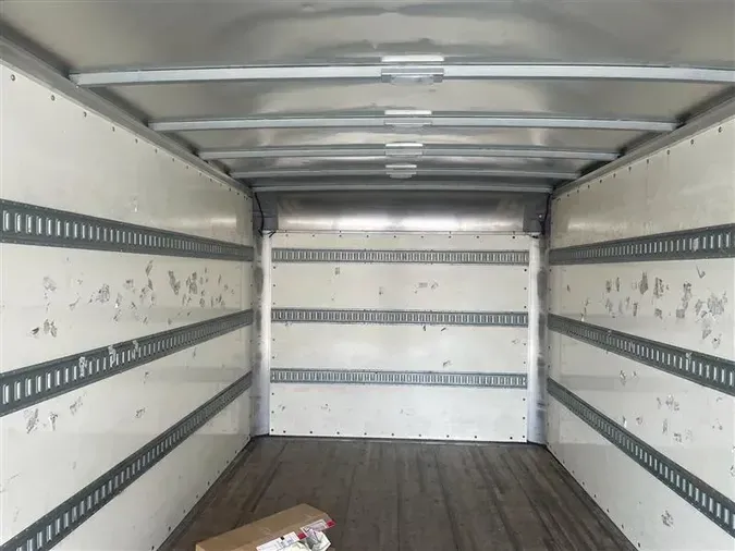 2019 HINO 195
